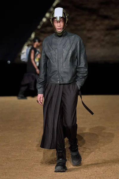 Look 64